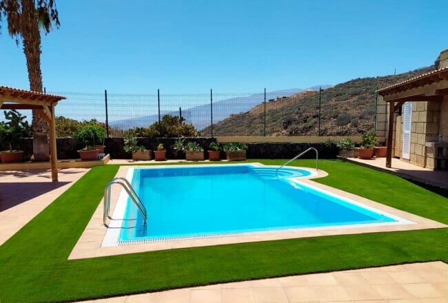 Césped artificial Deluxe - jardín con piscina