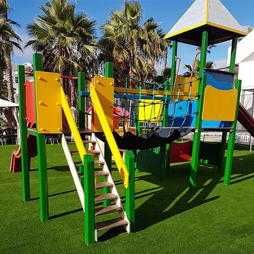 Césped artificial para niños parque