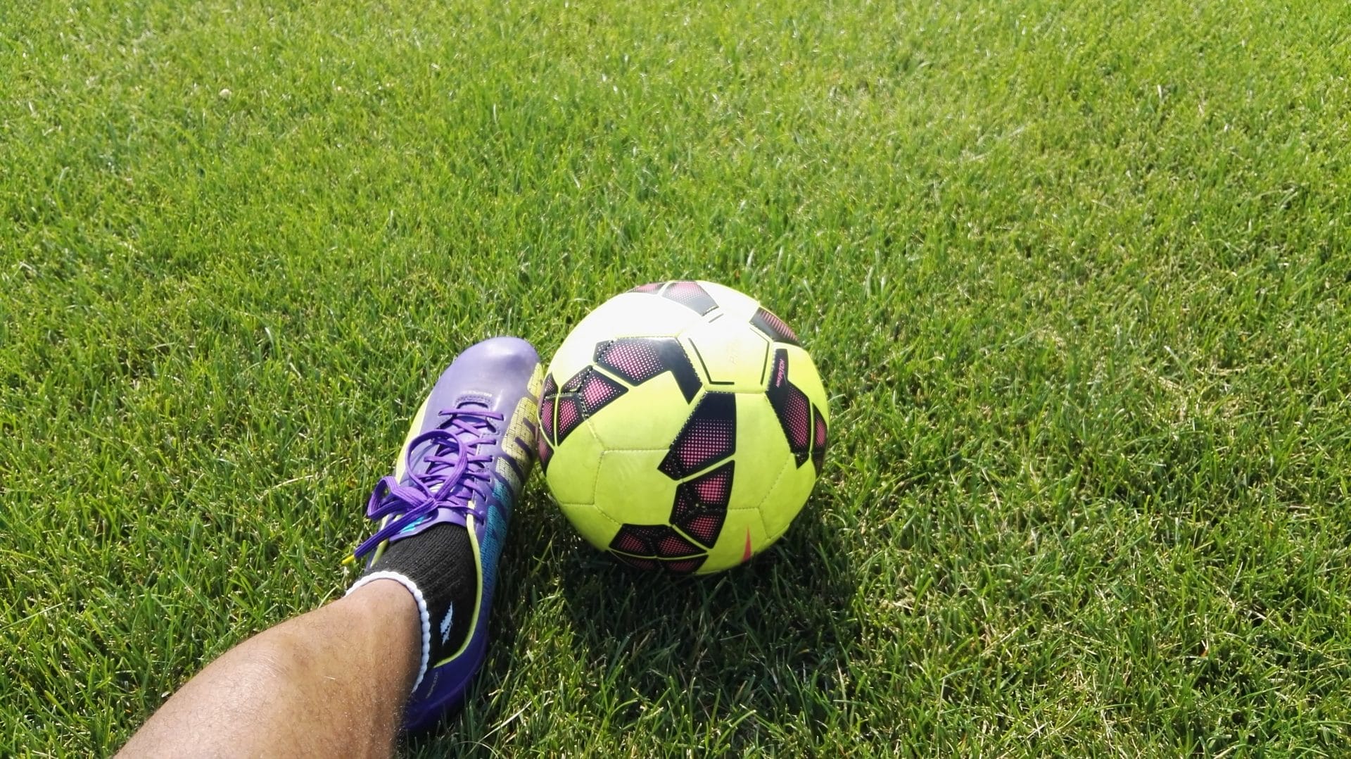 Botas de Fútbol para Césped artificial